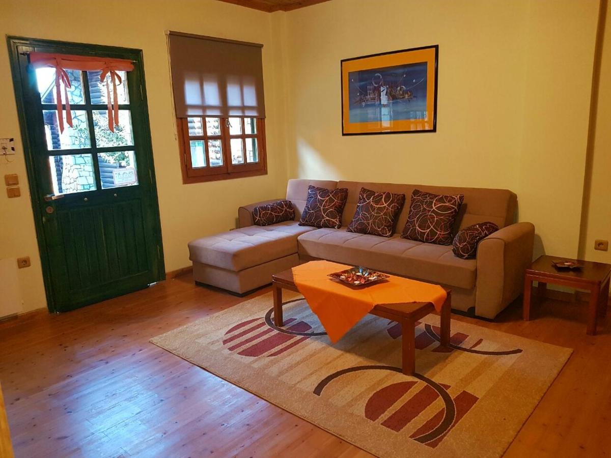 Villa House On The Mountain Eptálofos Esterno foto